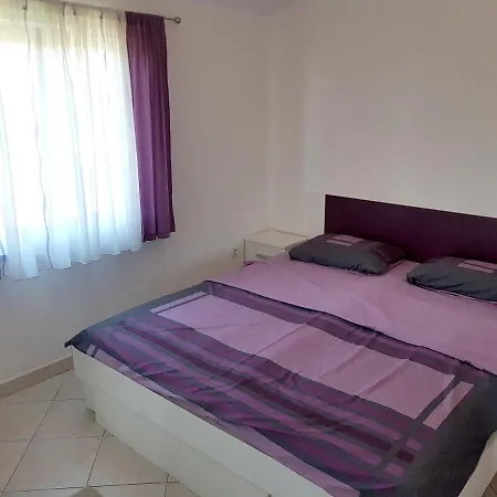 Apartment With One Bedroom In Vabriga With Wifi 5 Km From The Beach Appartement *